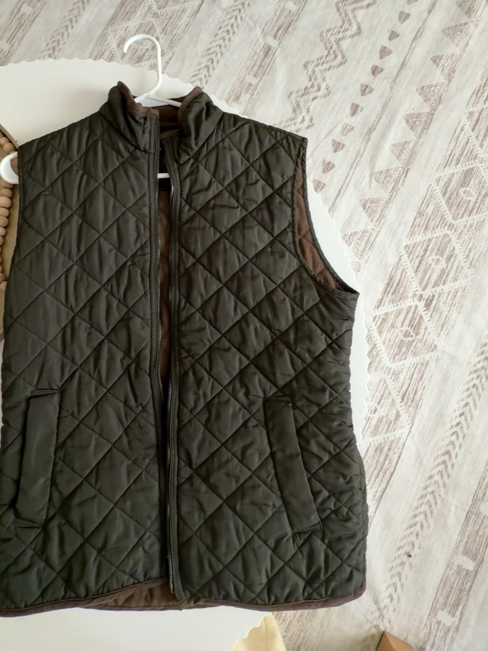 Magaschoni Quilted Vest in army green Size small